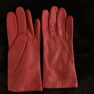 Women’s leather gloves